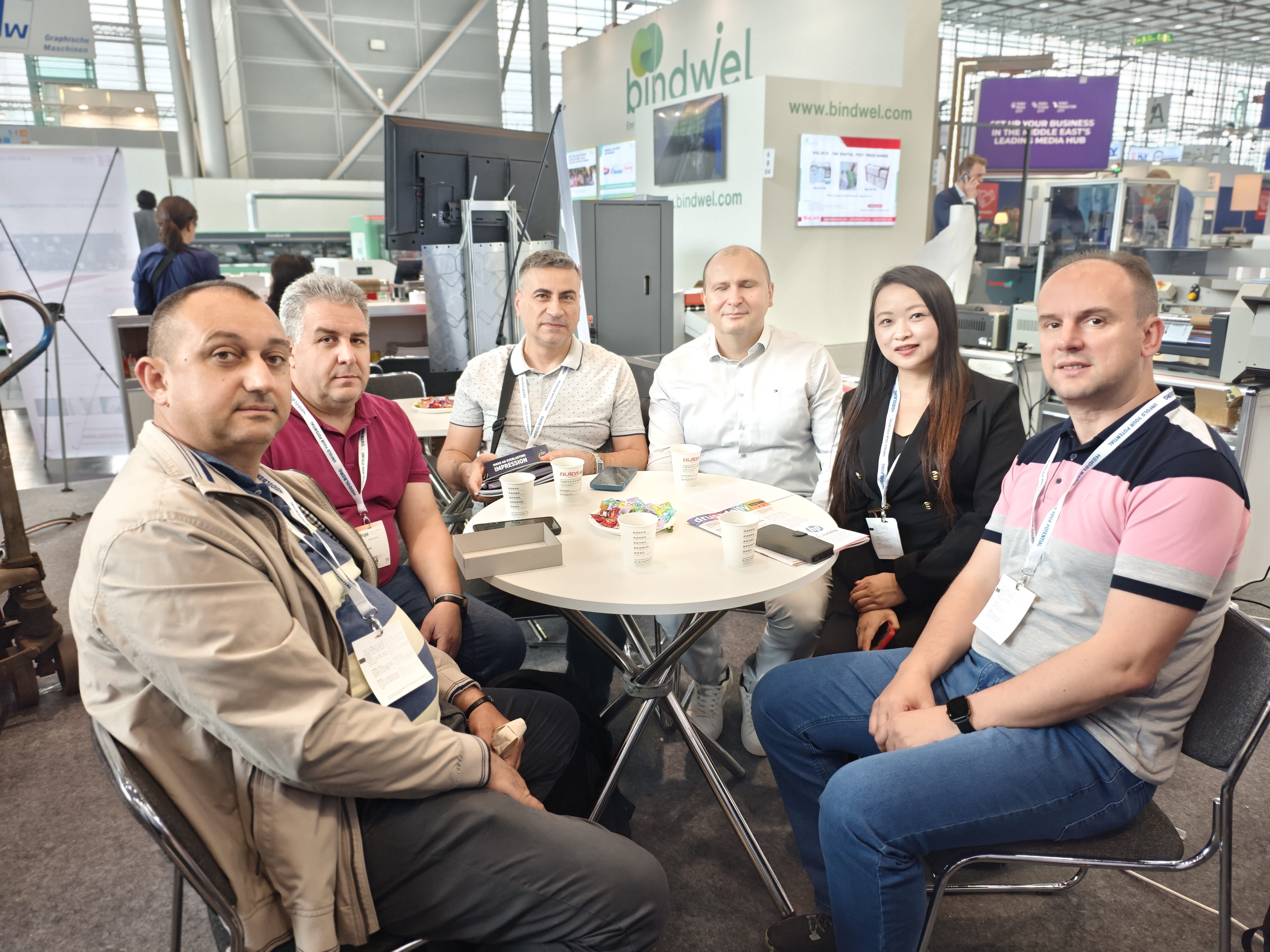 Дунгуан Пинчуанг и его клиенты в Drupa 2024 - 1